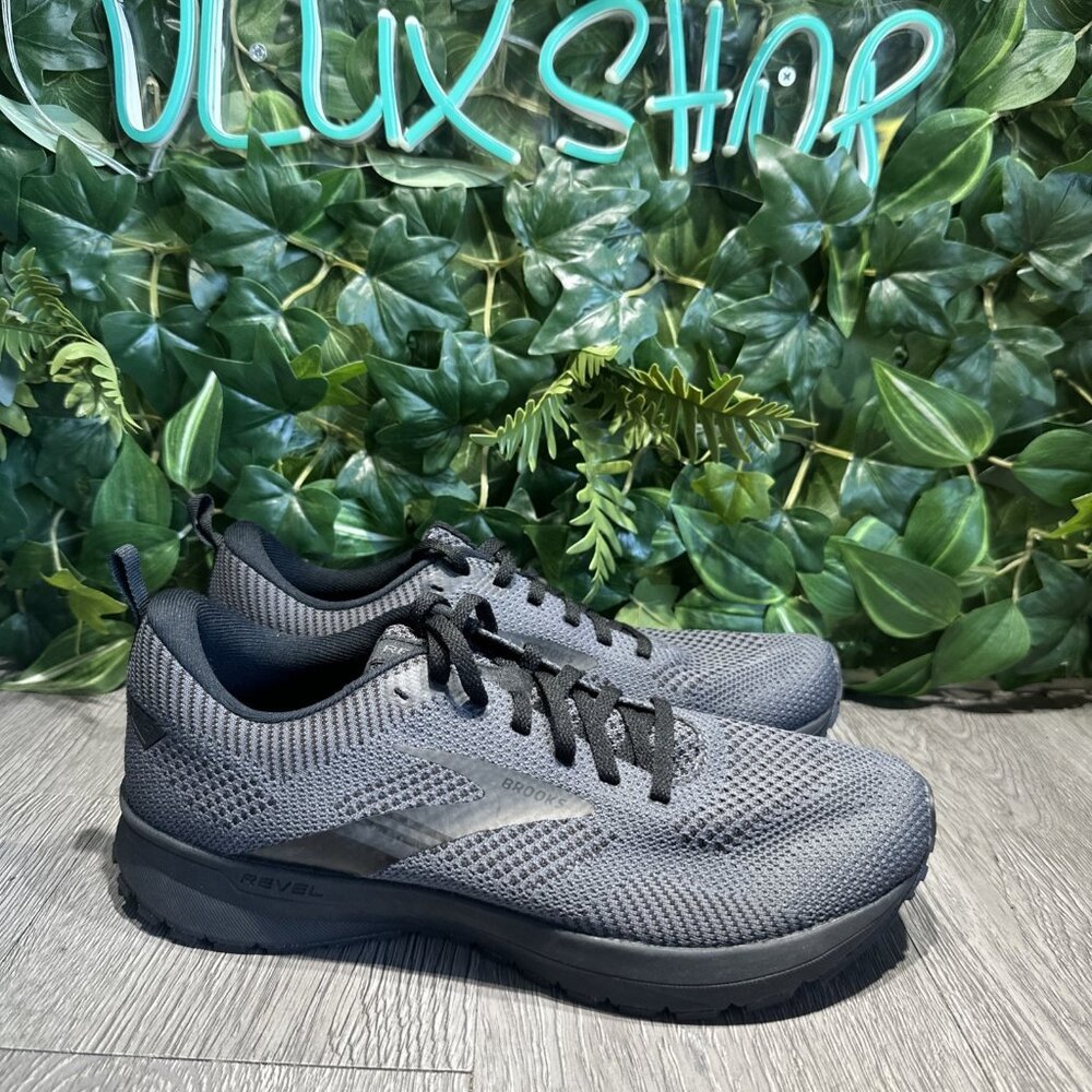 Brooks Revel Black Ebony Running Shoe Men SAMPLE Size 9